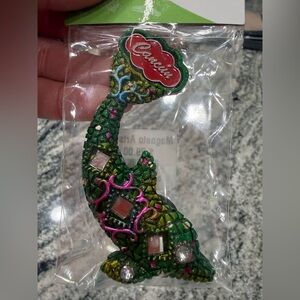 NWT Colorful Cancun Magnet Dolphin Art